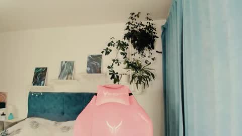 Snapshot of alysanight chatting on 12/06/24, 11:44 Alysa online show from 12/06/24, 11:44