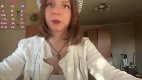 Snapshot of alysiamiggins chatting on 07/13/26, 03:04 Milissa online show from 07/13/26, 03:04