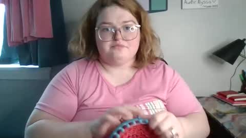 Snapshot of alyssa6960545 chatting on 10/30/25, 02:51 Lily online show from 10/30/25, 02:51