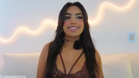 Snapshot of alyssa_bunnyx chatting on 03/18/26, 04:10 . online show from 03/18/26, 04:10
