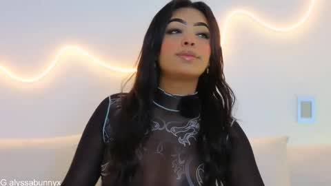 Snapshot of alyssa_bunnyx chatting on 03/19/26, 04:27 . online show from 03/19/26, 04:27
