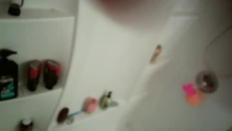 Snapshot of alyssa_nova chatting on 11/17/25, 04:35 alyssa_nova online show from 11/17/25, 04:35