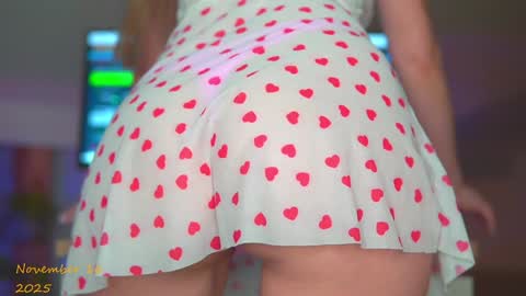 Snapshot of alyssa_pusy chatting on 11/16/25, 07:41 Aly online show from 11/16/25, 07:41