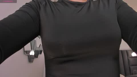 Snapshot of alyssadean_ chatting on 11/16/25, 12:00 Aly online show from 11/16/25, 12:00