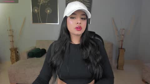 Snapshot of alyssadean_ chatting on 11/22/25, 11:20 Aly online show from 11/22/25, 11:20