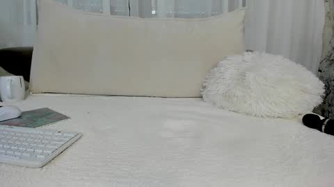 Snapshot of alyssamillan chatting on 12/12/24, 10:56 alysamillan online show from 12/12/24, 10:56