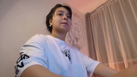 alyssia wolds online show from 11/19/25, 01:05