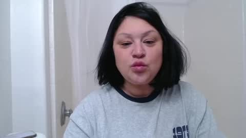 Snapshot of alyssiaamorexo chatting on 12/06/24, 04:49 Alyssiaamorexo online show from 12/06/24, 04:49