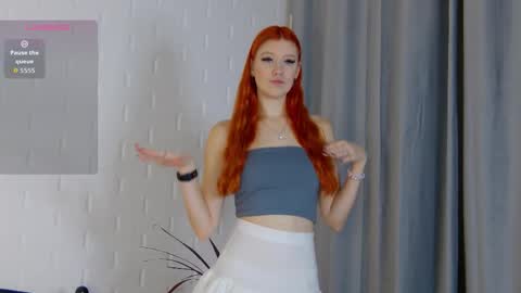 Snapshot of alyxkinski chatting on 11/29/25, 02:31 Alyx online show from 11/29/25, 02:31