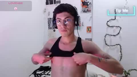 Snapshot of amad696 chatting on 02/13/25, 11:28 Amad Passer x guests   Independent model online show from 02/13/25, 11:28