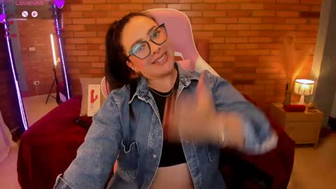 Hi Im AmaiaHelp me reach 100 likes online show from 06/08/26, 07:14