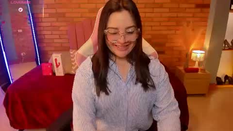 Hi Im AmaiaHelp me reach 100 likes online show from 06/14/26, 01:13