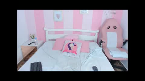 Snapshot of amaia_monroe chatting on 12/04/25, 05:10 amaia_monroe online show from 12/04/25, 05:10