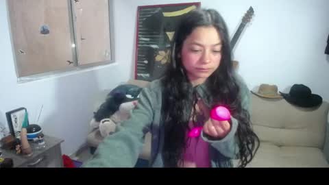 Snapshot of amaia_t chatting on 05/11/26, 12:33 Amaia online show from 05/11/26, 12:33