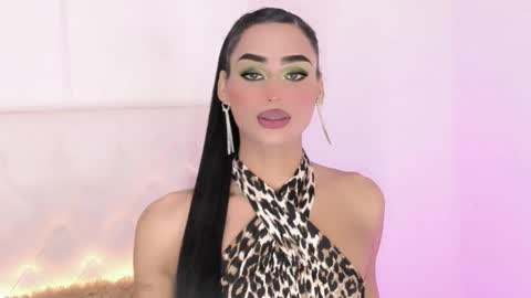 amal_baddel_ online show from 12/14/25, 06:19