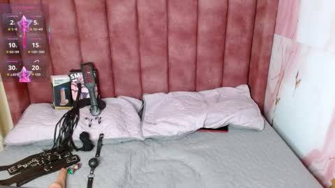 Snapshot of amalia__esterr chatting on 04/08/26, 08:09 Hilary Ester online show from 04/08/26, 08:09