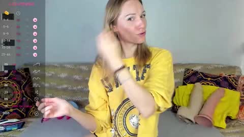 Snapshot of amalia_mio chatting on 10/24/25, 10:11 Amalia online show from 10/24/25, 10:11