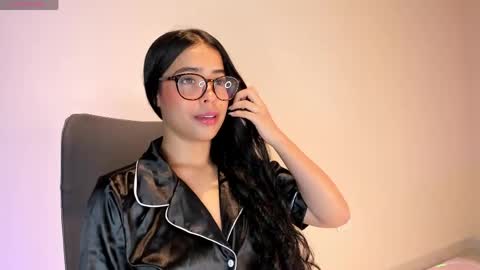 Snapshot of amaliaandrade chatting on 04/15/26, 01:12 Amalia real MIA online show from 04/15/26, 01:12