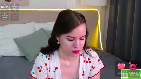 Amalia online show from 09/26/25, 01:15