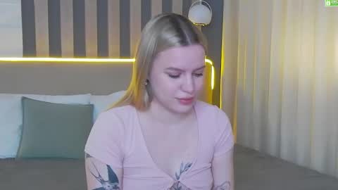 Amalia online show from 05/15/26, 01:18