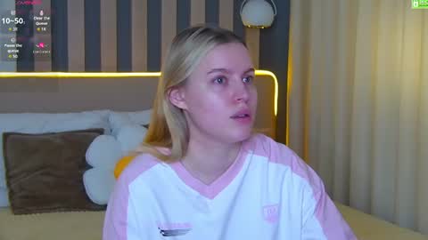Amalia online show from 06/15/26, 01:13