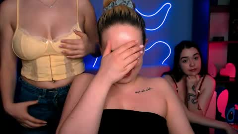 Snapshot of amalialowell chatting on 06/08/26, 01:28 Amalia online show from 06/08/26, 01:28