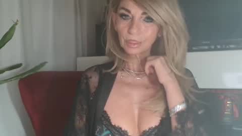 Angel or Demon online show from 09/23/25, 10:18