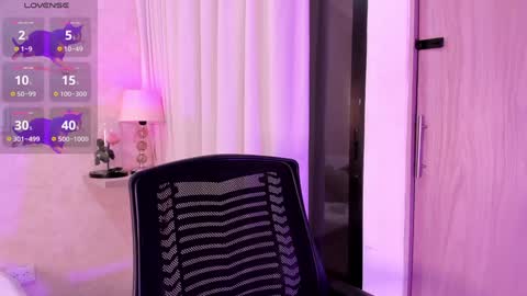 Luisa online show from 12/17/24, 02:23