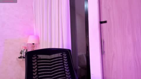 Luisa online show from 12/24/24, 03:38