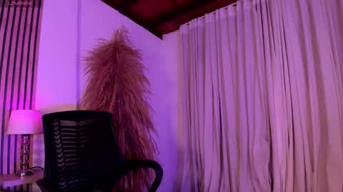 Luisa online show from 11/10/25, 01:48