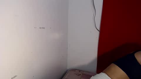 Snapshot of amanda_fuck69 chatting on 11/02/25, 04:37 Amanda online show from 11/02/25, 04:37