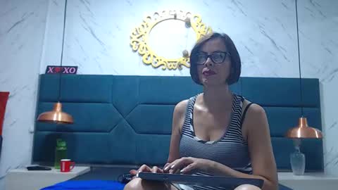 amanda_ramirez online show from 12/22/25, 09:34