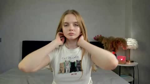 Snapshot of amanda_stele chatting on 10/26/25, 03:01 Amanda online show from 10/26/25, 03:01