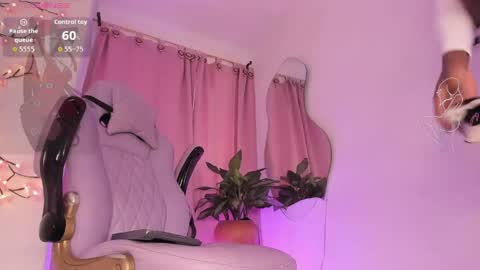 amandaa_fox_ online show from 06/02/26, 05:04
