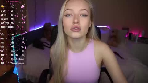 Snapshot of amandaafire chatting on 10/11/25, 06:45 Amanda online show from 10/11/25, 06:45