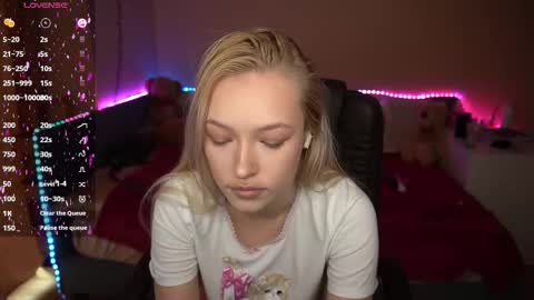 Snapshot of amandaafire chatting on 10/15/25, 08:14 Amanda online show from 10/15/25, 08:14