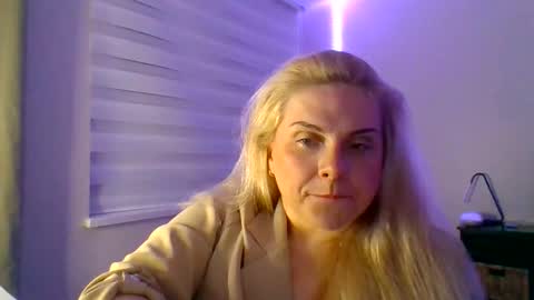Amanda online show from 11/20/25, 06:02