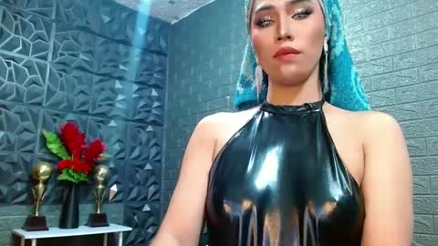 Snapshot of amandaleon chatting on 01/07/25, 07:42 amandaleon online show from 01/07/25, 07:42