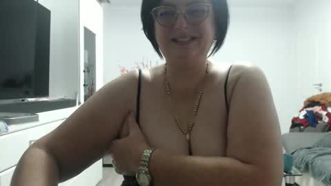 Snapshot of amandamuller1982 chatting on 11/30/25, 11:09 Anda online show from 11/30/25, 11:09