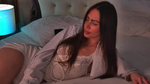 amandariver_ online show from 06/08/26, 10:32