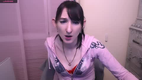 Snapshot of amandasentin chatting on 12/13/24, 01:01 Amanda online show from 12/13/24, 01:01