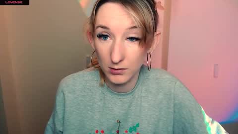 Snapshot of amandasentin chatting on 10/18/25, 07:42 Amanda online show from 10/18/25, 07:42