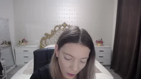 Snapshot of amandaswanson chatting on 10/07/25, 06:43 AmandaTop online show from 10/07/25, 06:43