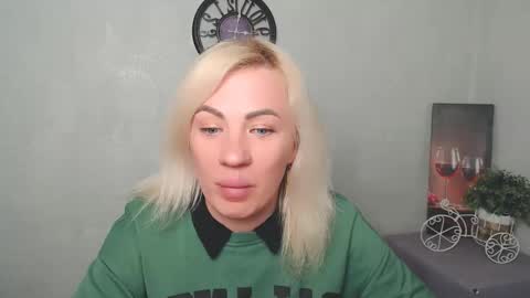 Amanda online show from 03/10/25, 10:37