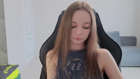 Mila online show from 05/29/26, 11:41