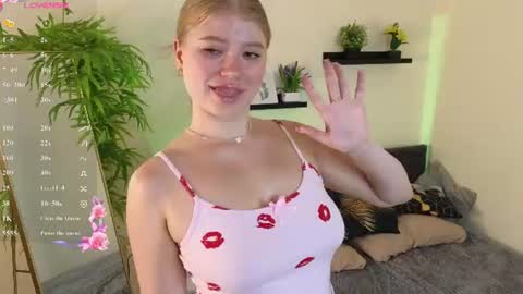 Snapshot of amanicrawford chatting on 08/07/26, 10:06 amanicrawford online show from 08/07/26, 10:06