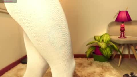 Snapshot of amapola_666 chatting on 04/11/26, 12:48 Ama online show from 04/11/26, 12:48