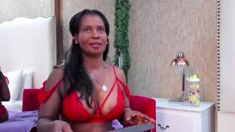 luna online show from 10/28/25, 11:25