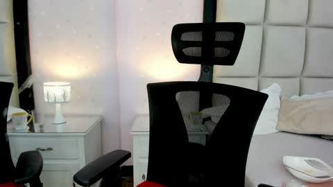 Snapshot of amara_grant chatting on 01/14/25, 01:26 Amara Grant online show from 01/14/25, 01:26