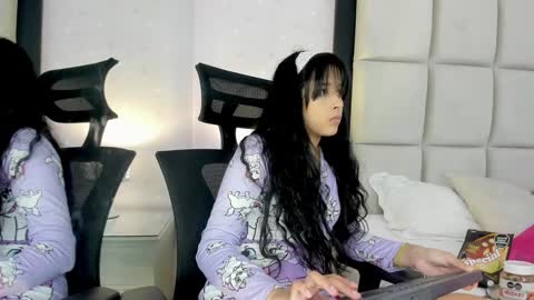 Snapshot of amara_grant chatting on 01/20/25, 01:39 Amara Grant online show from 01/20/25, 01:39